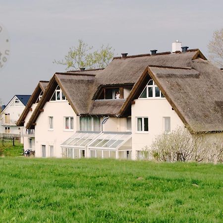 Ferienwohnung 5 Im Strandhaus Lobbe Bagian luar foto