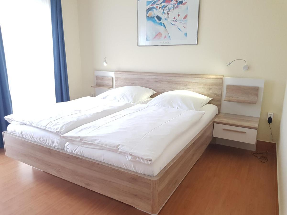 Ferienwohnung 5 Im Strandhaus Lobbe Bagian luar foto