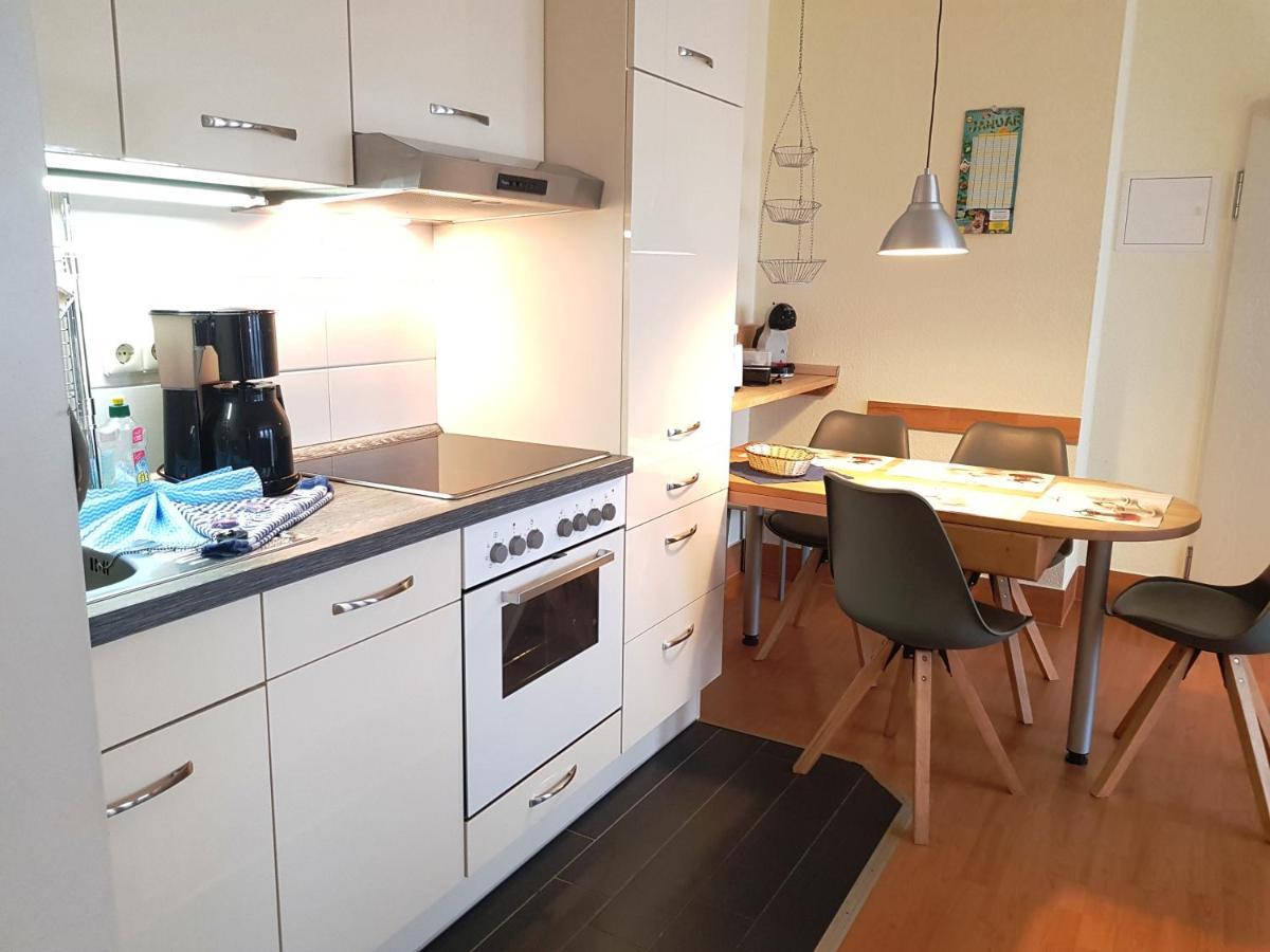 Ferienwohnung 5 Im Strandhaus Lobbe Bagian luar foto